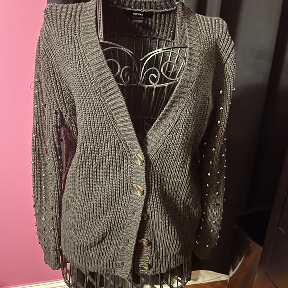 Sweater - Picture 1 of 4